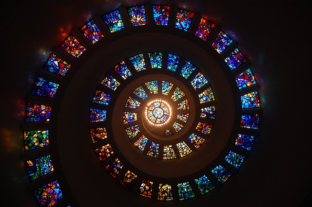vitráže v katedrále
